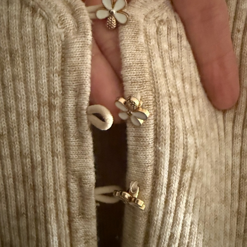 Women's Cream Sweater - Picture 3 of 4